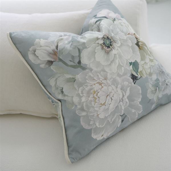 Fleur Blanche Cushion - Platinum